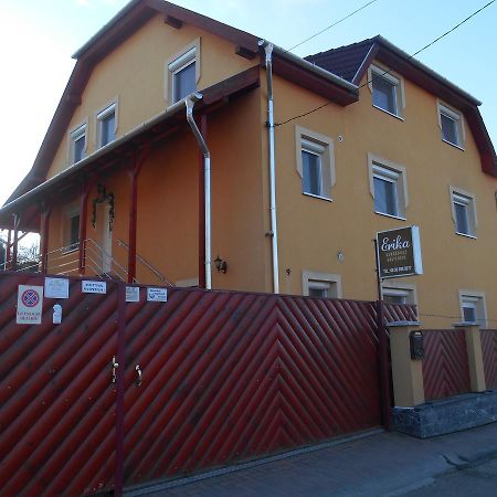 Erika Vendeghaz Hotel Eger Bagian luar foto
