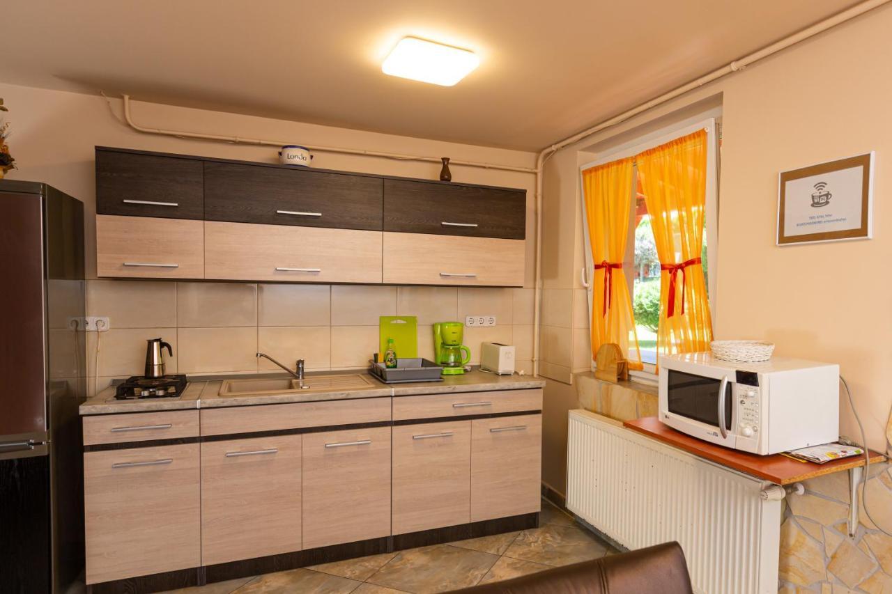 Erika Vendeghaz Hotel Eger Bagian luar foto