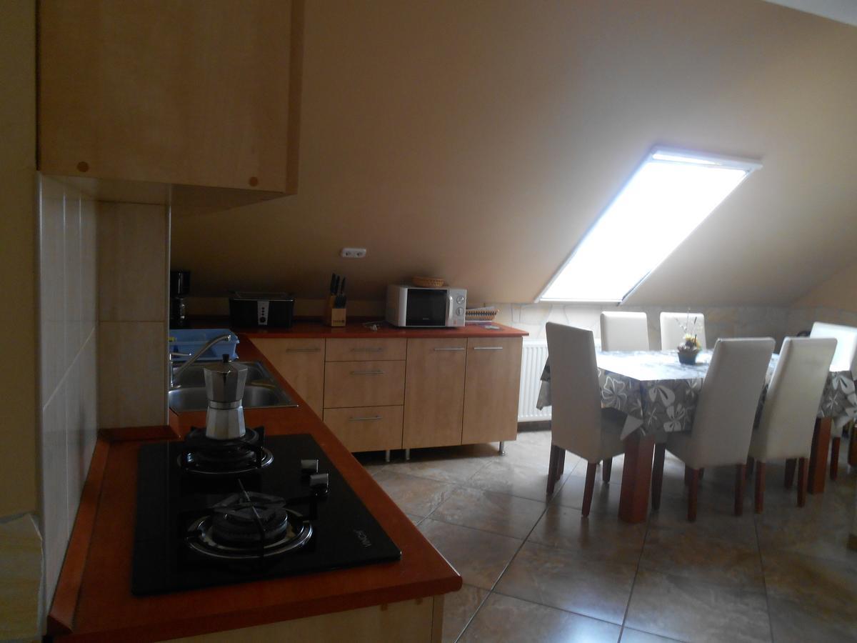 Erika Vendeghaz Hotel Eger Bagian luar foto
