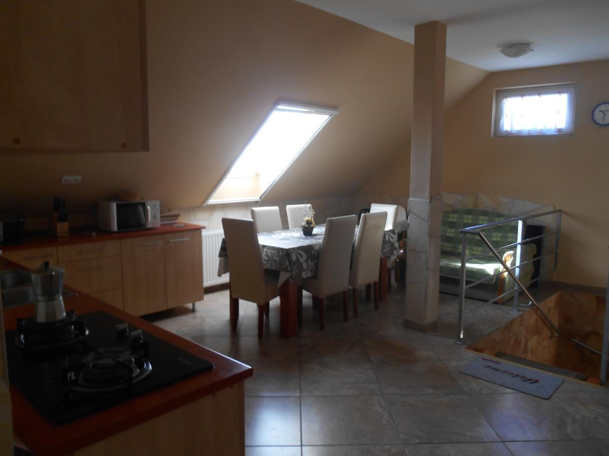 Erika Vendeghaz Hotel Eger Bagian luar foto