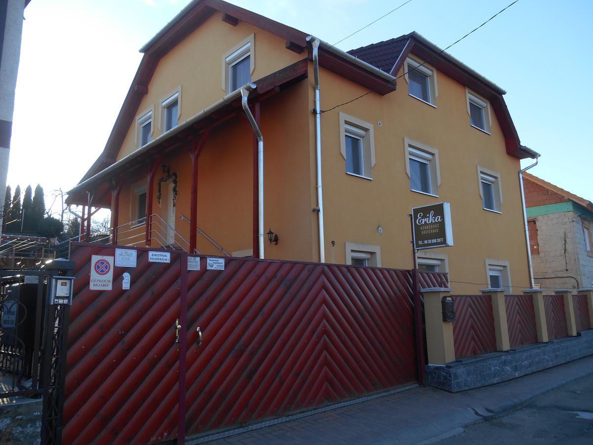 Erika Vendeghaz Hotel Eger Bagian luar foto